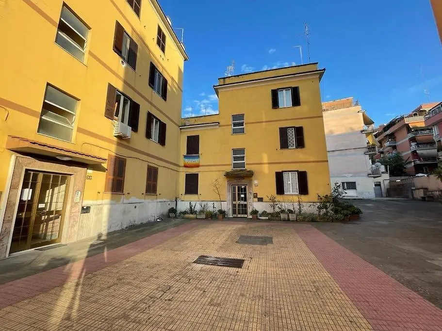 Roma Battistini 66 Apartment, Near Vatican City